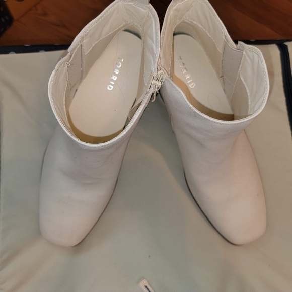 NEW NWT Torrid Plus Size Bone/ White Ankle Boots Sz 101/2WW - Picture 1 of 5